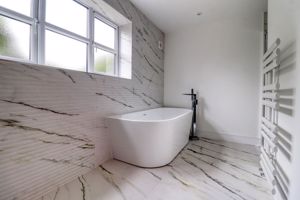 En Suite- click for photo gallery